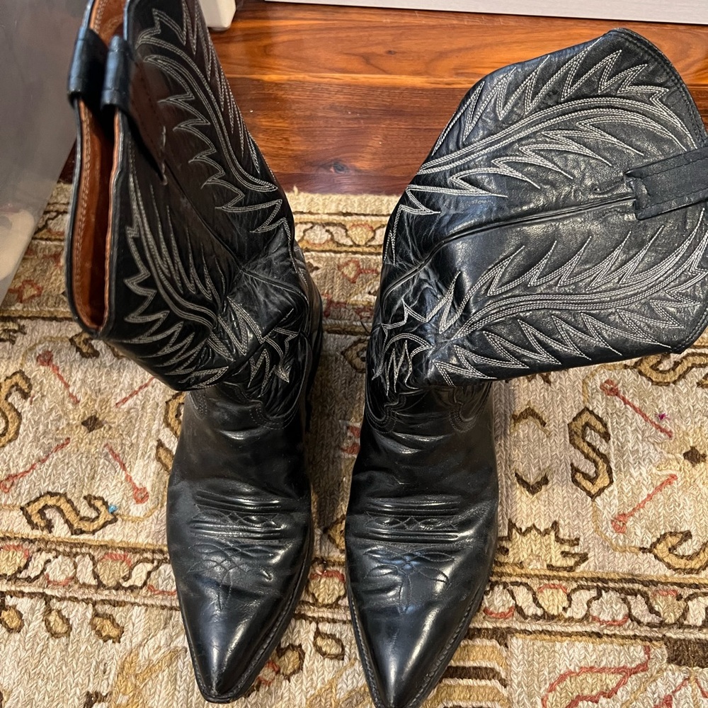 Black cowboy boots 9 1/2